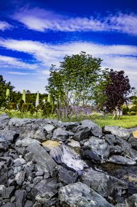 Naturstein_Bachlauf_Wasser_Wasserspiel