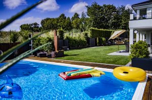 Pool_Garten_Plätze_Wasser_Rasen_Natur