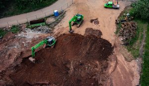 Stadtwald_Tiefbau_Bagger_Sieb_Trennung_Aufbereitung_Erde