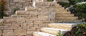Natursteinmauer_Mauerbau_Gartenmauer_Treppenbau_Natursteintreppe